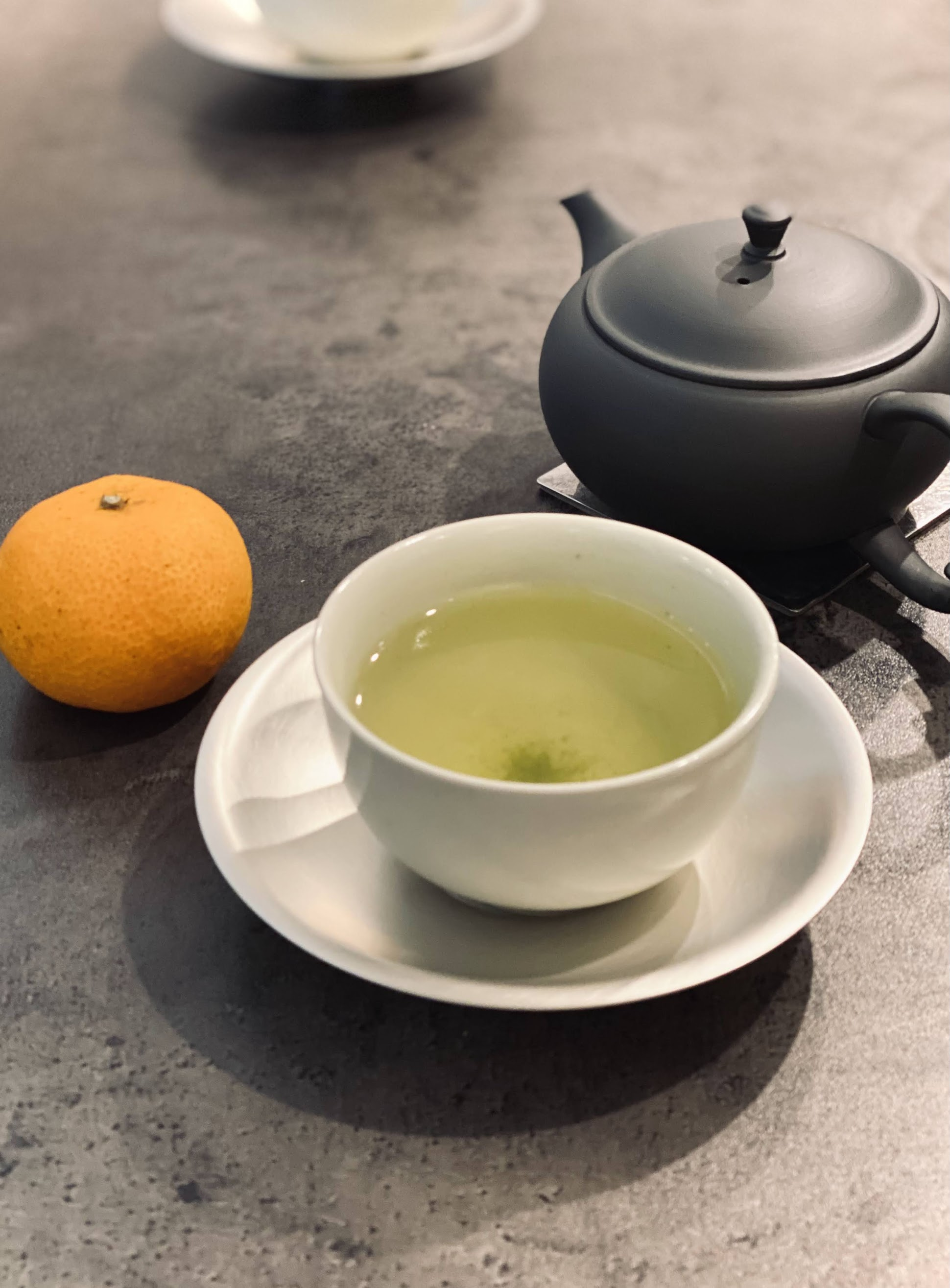 Figure 3: 緑茶と茶器